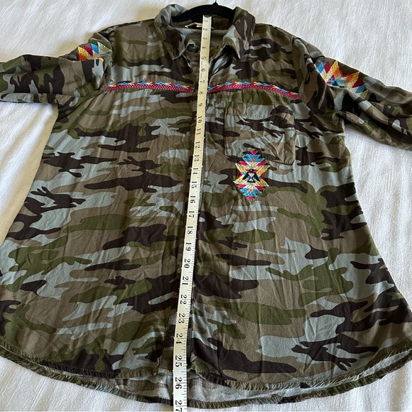 Andree by Unit Camo Embroidered  Roll Tab Long Sleeve Top Size M Tribal Aztec - Picture 7 of 13